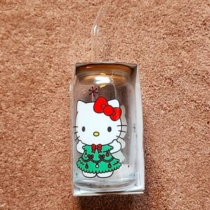 NWT Hello Kitty Christmas Holiday Glass 16oz Tumbler/Glass